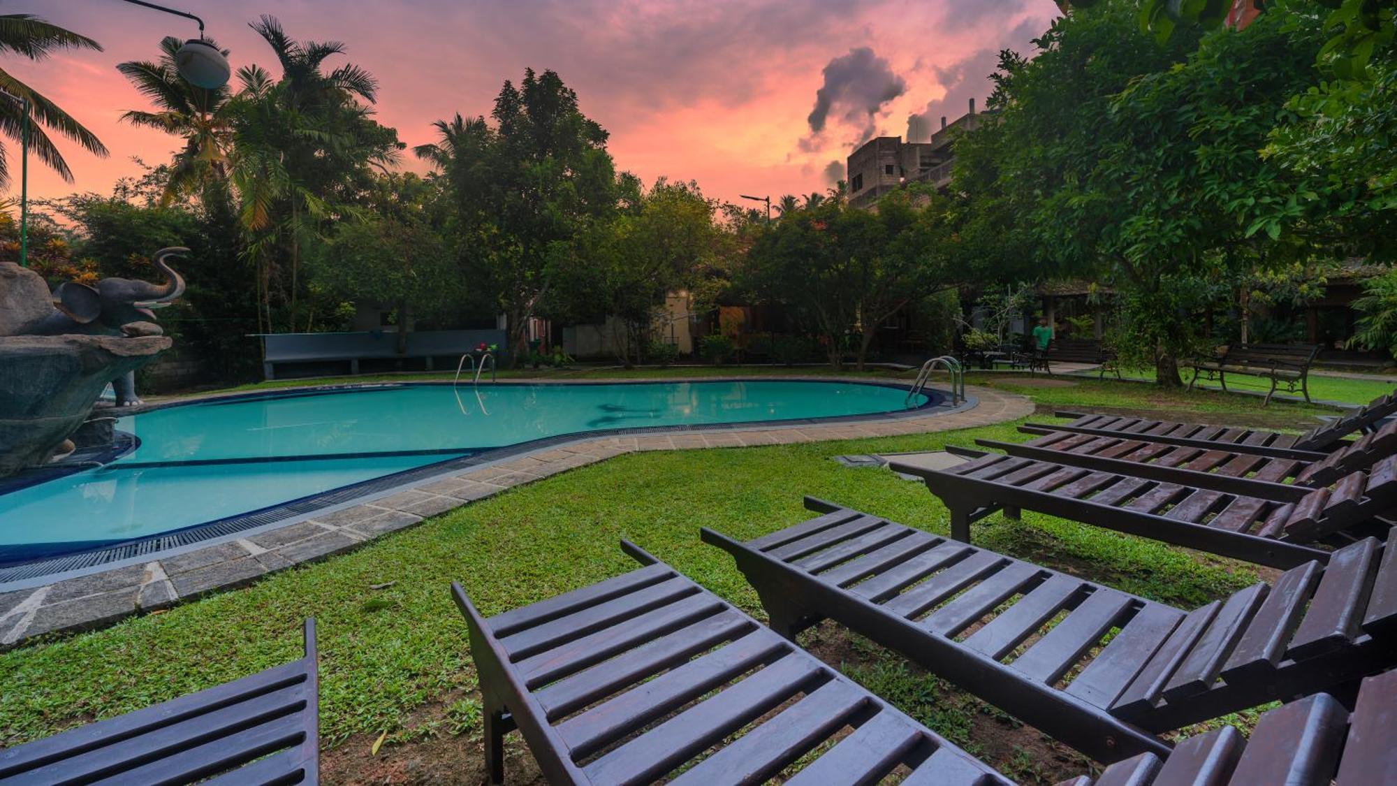 Villa 80 Bentota Exteriér fotografie